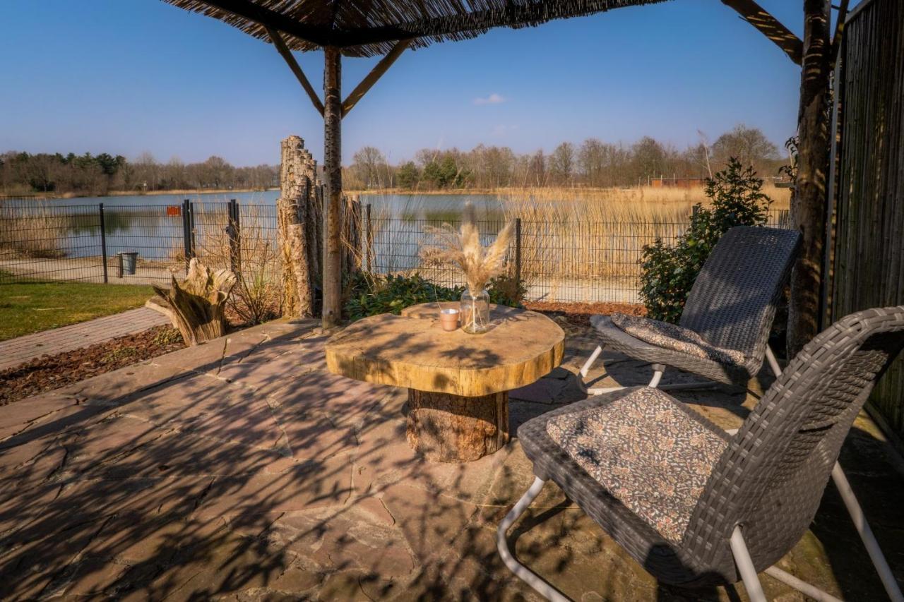 Drents Genieten - Lavendelheide Met Uitzicht Op Het Water Erm Zewnętrze zdjęcie