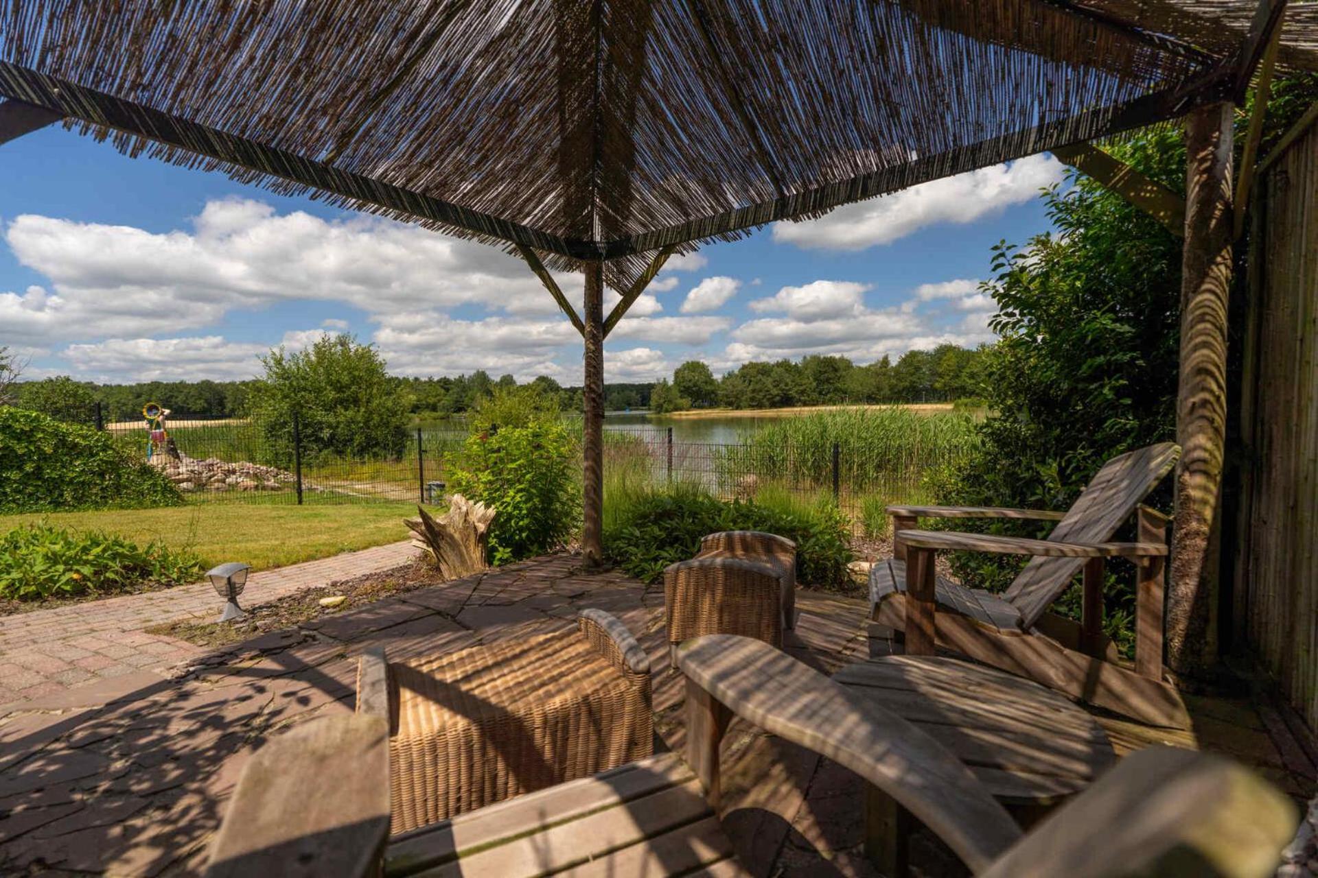 Drents Genieten - Lavendelheide Met Uitzicht Op Het Water Erm Zewnętrze zdjęcie